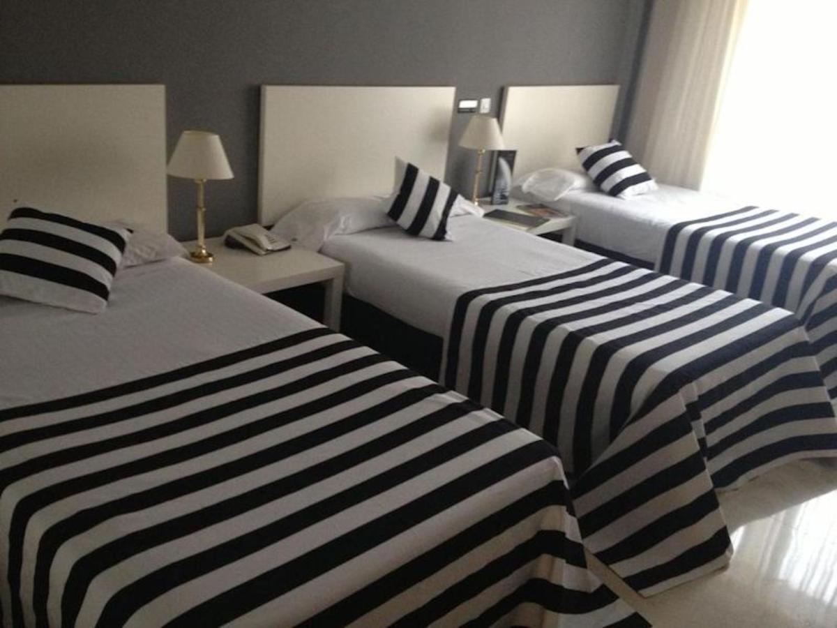 Esentia Togumar - Triple 3 Adults Hotel - Madrid — Fotos 2